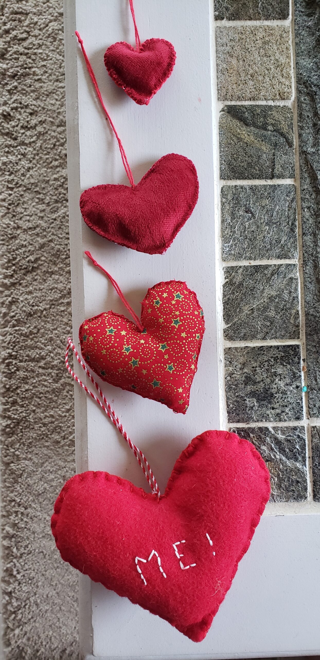 Idée cadeau DIY Saint Valentin : une ardoise à coeurs - Idées